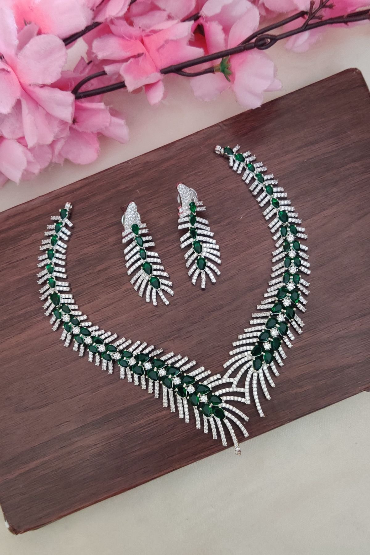IMG_20241219_165149-1.jpg Ad Green Stone Designer Necklace - Image 1