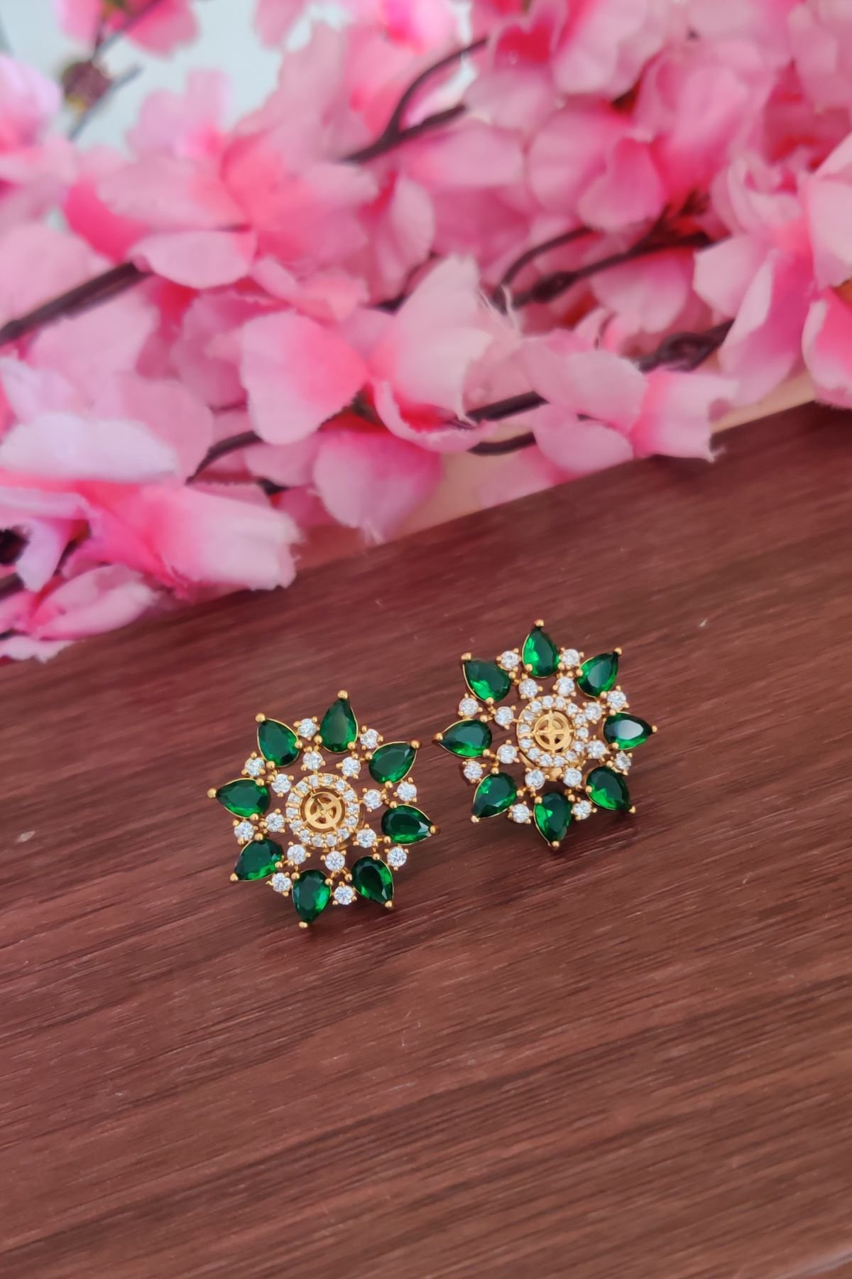 IMG_20250130_154334-1.jpg Trendy Green Victorian Flower Earrings - Image 1