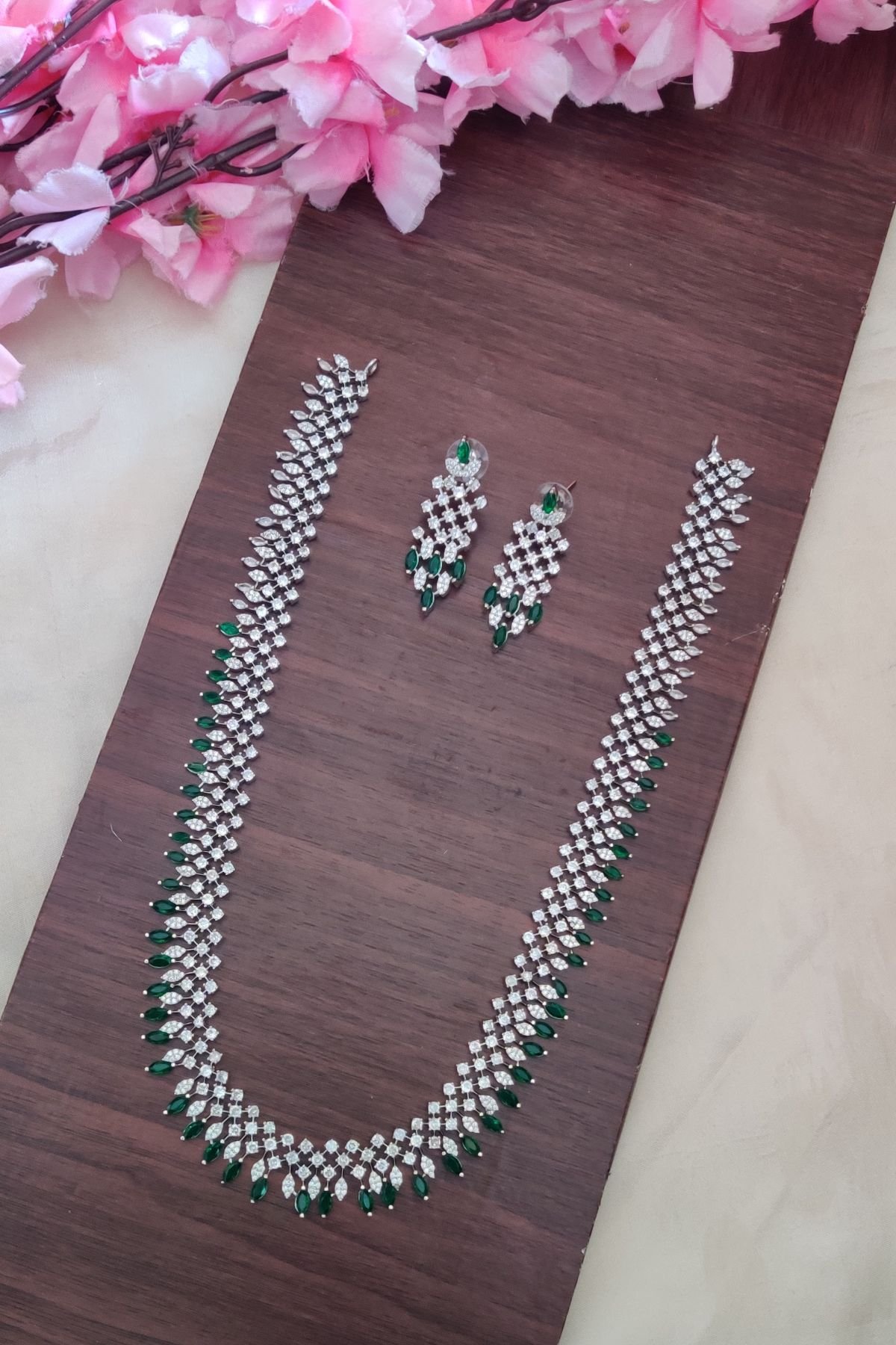 IMG_20250410_153402-1.jpg Ad Green Stone Long Necklace - Image 1