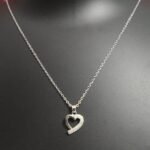 Elegant Heart Pendant Necklace – Sparkling & Timeless