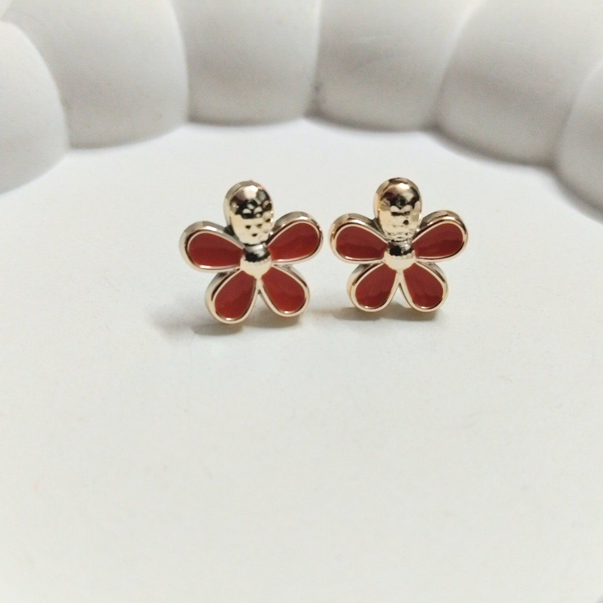 Red-flower-earring.png Red Flower Stud Earrings – Cute Gold Enamel Floral Jewelry - Image 1